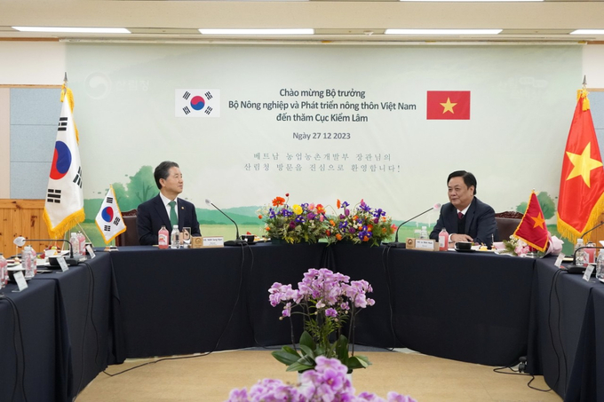 Người đứng đầu Cơ quan Lâm nghiệp Hàn Quốc tiếp và làm việc với Bộ trưởng Bộ NN-PTNT Lê Minh Hoan.