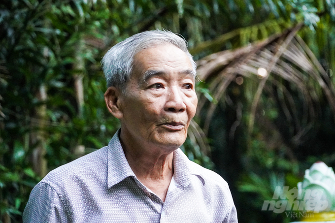 Ông Lâm Văn Huy, 71 tuổi, chủ nhân vườn cò Sáu Sôm và cũng là thế hệ thứ 3 trong gia đình giữ gìn và bảo tồn các loài chim, cò hoang dã. Ảnh: Kim Anh.
