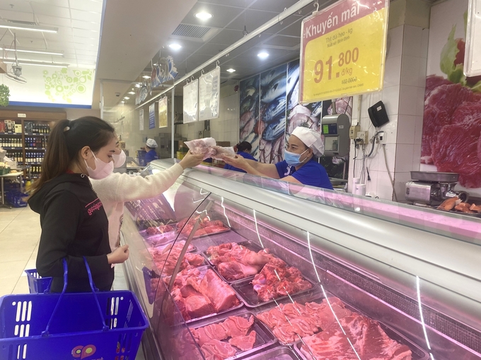 Dịp tết năm nay Bình Định dự trữ 5.429 tấn thịt heo, 2.262 tấn thịt bò… để cung ứng cho người tiêu dùng. Ảnh: V.Đ.T.