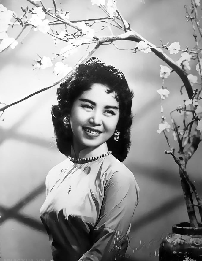 Danh ca Bạch Yến từng là 'nàng thơ' của nhạc sĩ Lam Phương.