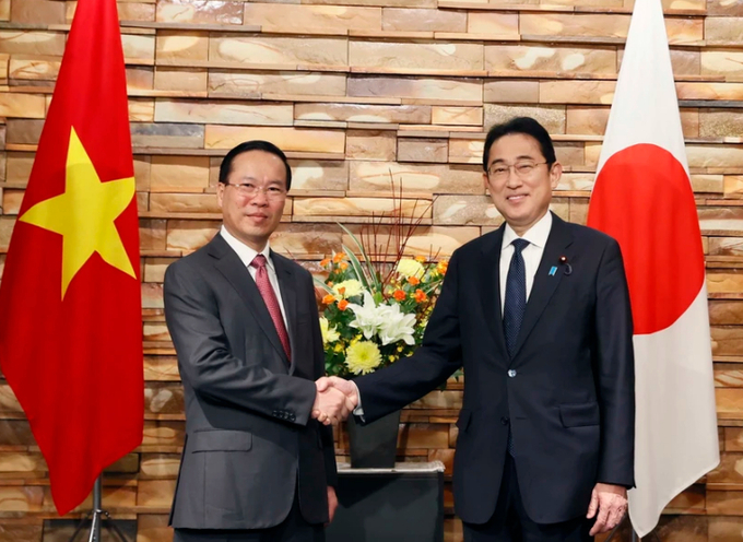 Chủ tịch nước Võ Văn Thưởng gặp gỡ Thủ tướng Nhật Bản Kishida Fumio. Ảnh: TTXVN.