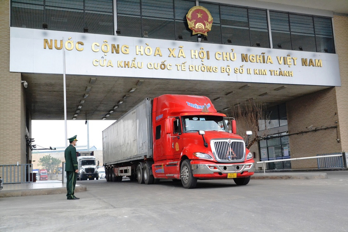 Vị trí địa lý tạo điều kiện thuận lợi cho việc xuất khẩu nông sản của Việt Nam sang thị trường Trung Quốc.