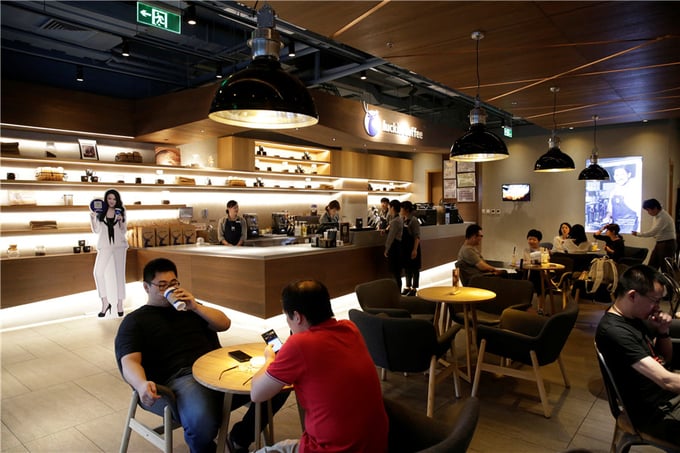 Một cửa hàng Luckin Coffee, một trong những thương hiệu cà phê lớn nhất Trung Quốc, ở Bắc Kinh. Ảnh: ChinaDaily.
