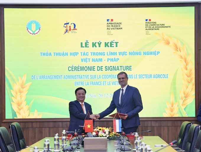 Signing ceremony of cooperation agreement in agriculture between Vietnam and France in mid-December 2023. Photo: Linh Linh.