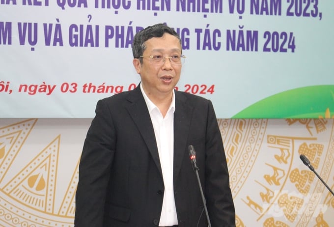 Thứ trưởng Bộ NN-PTNT Hoàng Trung yêu cầu Cục Trồng trọt cần tập trung sửa đổi Luật Trồng trọt và Nghị định 94/2019/NĐ-CP trong thời gian nhanh nhất. Ảnh: Trung Quân.