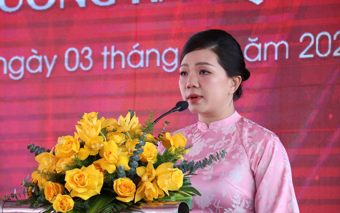 Bà Lê Thị Trang, Giám đốc Công ty Cổ phần Xuất nhập khẩu Nutri Soil cho biết, việc xuất khẩu chính ngạch sang thị trường Hàn Quốc sẽ mở ra cơ hội cho doanh nghiệp cũng như của ngành hàng mắc ca. Ảnh: Quang Yên.