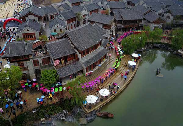 Khách du lịch có xu hướng chọn nông thôn Trung Quốc vào dịp nghỉ, thay vì các đô thị lớn như trước kia. Ảnh: Chinadaily.