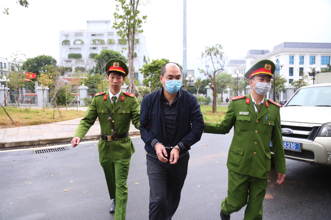 Cựu Giám đốc CDC Hải Dương Phạm Duy Tuyến 'chia tiền' hoa hồng từ Việt Á theo 'công sức chống dịch' của mỗi người được nhận. 