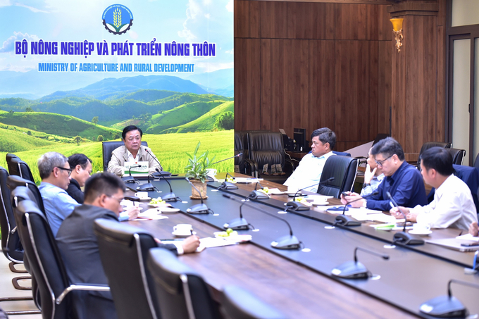 Bộ trưởng Lê Minh Hoan yêu cầu sớm xây dựng các tài liệu phục vụ Đề án 1 triệu ha lúa chất lượng cao, phát thải thấp. Ảnh: Tùng Đinh.