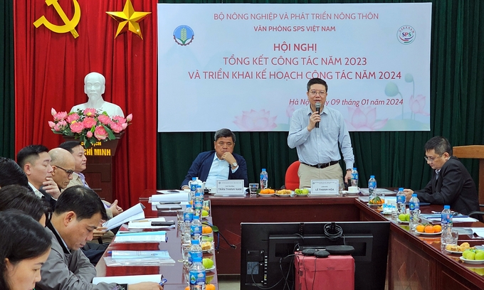 Ông Lê Thanh Hòa, Giám đốc Văn phòng SPS Việt Nam, báo cáo tổng kết hoạt động năm 2023. Ảnh: Bảo Thắng.