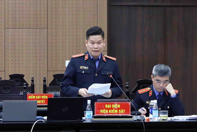 Đại diện VKSND TP Hà Nội thực hành quyền công tố, kiểm sát xét xử đã trình bày bản luận tội.