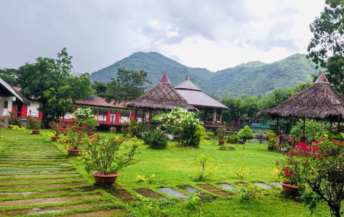 Thơ mộng nhà hàng Hoa Anh Đào. Ảnh: Minh Ngọc.