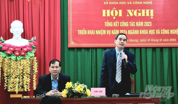 Hội nghị tổng kết công tác năm 2023, triển khai nhiệm vụ năm 2024 của Sở Khoa học và Công nghệ tỉnh Tuyên Quang. Ảnh: Đào Thanh.