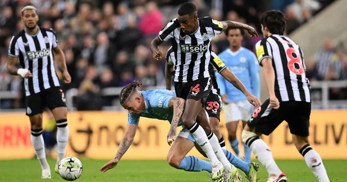 Newcastle United khó có thể có điểm trước Man City. Ảnh: Dailymail.