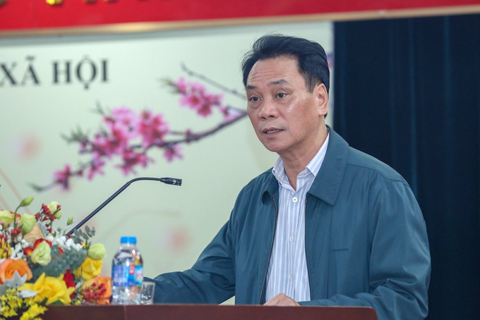 Ông Tào Bằng Huy, Phó Cục trưởng Cục Việc làm, thông tin về thị trường lao động năm 2023. Ảnh: Laodong. 