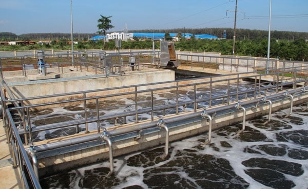 Một nhà máy xử lý nước thải đang hoạt động tại TP Thuận An, tỉnh Bình Dương.