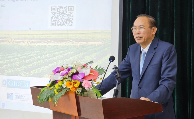 Deputy Minister Phung Duc Tien speaking at the workshop. Photo: Bao Thang.