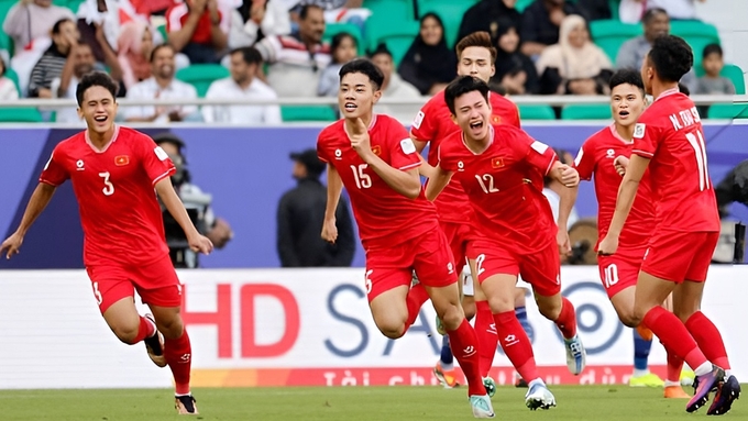Nguyễn Đình Bắc bị chấn thương và bỏ ngỏ ra sân trận gặp ĐT Indonesia.