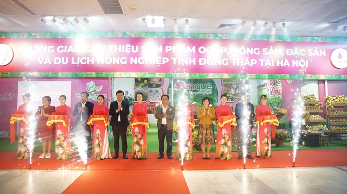 Lễ Khai trương không gian giới thiệu sản phẩm OCOP nông sản, đặc sản và du lịch nông nghiệp tỉnh Đồng Tháp tại Hà Nội.
