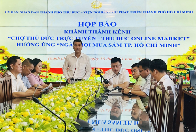 Ông Nguyễn Bạch Hoàng Phụng, Phó Chủ tịch UBND Thành phố Thủ Đức phát biểu tại buổi họp báo.