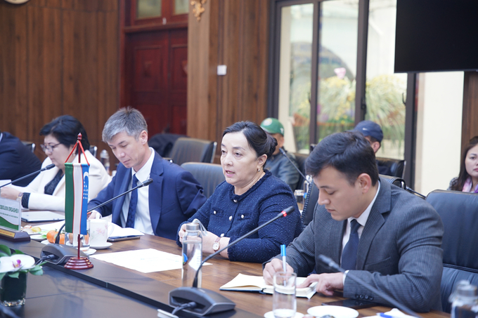 Đoàn công tác Uzbekistan đến làm việc với Bộ NN-PTNT về thúc đẩy hợp tác trong lĩnh vực dâu tằm tơ. 