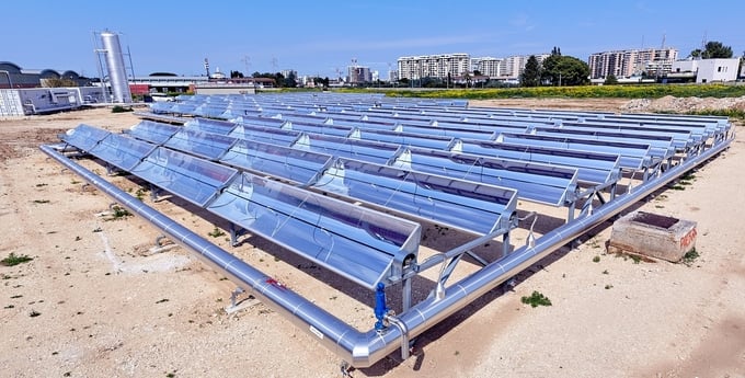 Tetra Pak đã hợp tác với Absolicon, công ty nhiệt mặt trời của Thụy Điển, để cung cấp giải pháp được tiêu chuẩn hóa cho thiết bị công nghiệp chạy bằng năng lượng nhiệt có thể tái tạo. Ảnh: Tetra Pak.