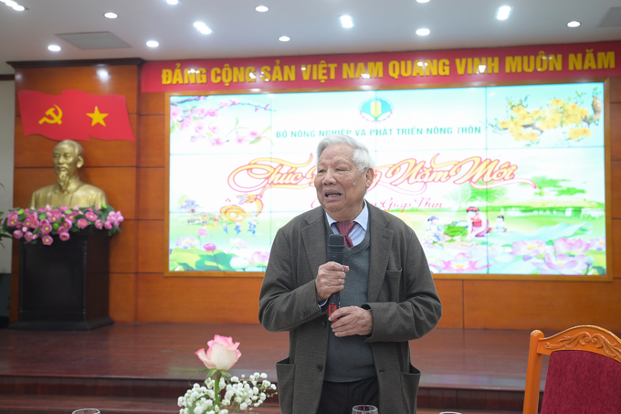 Nguyên Bộ trưởng Lê Huy Ngọ chia sẻ tại buổi gặp mặt. Ảnh: Tùng Đinh.