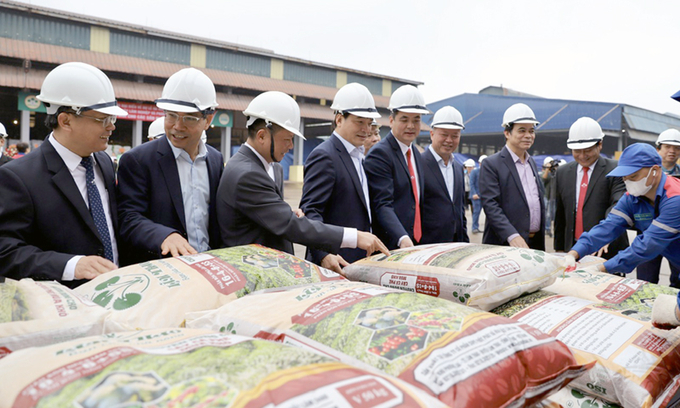 Công ty Cổ phần Supe Phốt phát và Hóa chất Lâm Thao ra mắt sản phẩm phân bón mới tháng 1 năm 2024.