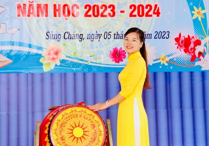 Cô giáo Nông Thị Hà tại lễ khai giảng năm học 2023 - 2024.