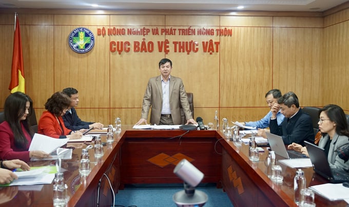 Ông Huỳnh Tấn Đạt, Cục trưởng Cục BVTV chia sẻ với phóng viên tại buổi họp báo. 