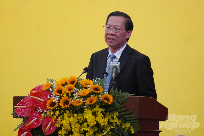 Chủ tịch UBND TP.HCM Phan Văn Mãi phát biểu tại buổi gặp mặt. Ảnh: Nguyễn Thủy.