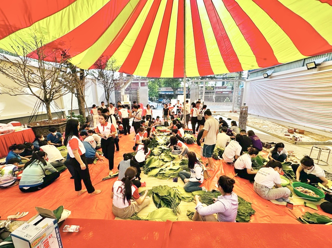 Ngày hội thu hút đông đảo các đoàn viên thanh niên và người lao động tham gia. Ảnh: Trần Trung.