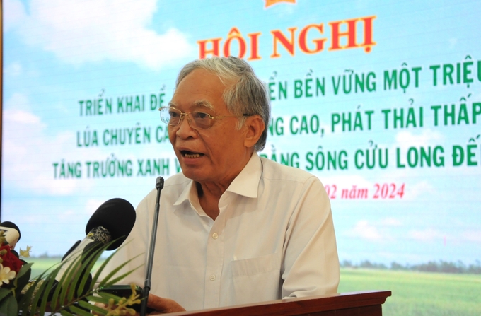 Chủ tịch Hiệp hội ngành hàng lúa gạo Việt Nam Bùi Bá Bổng kiến nghị sớm thực hiện thị trường tín chỉ carbon về sản xuất lúa ở Việt Nam. Ảnh: Đ.T.Chánh.