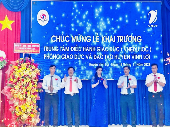 Ngành GD-ĐT huyện Vĩnh Lợi là đơn vị tiên phong, thực hiện có hiệu quả Đề án Phát triển ứng dụng dữ liệu về dân cư, định danh và xác thực điện tử phục vụ chuyển đổi số quốc gia giai đoạn 2022 – 2025, tầm nhìn đến năm 2030 (Đề án 06 của Chính phủ). Ảnh:  Trọng Linh.