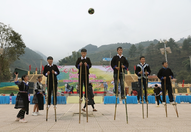 Nhiều hoạt động văn hóa văn nghệ, thể thao được tổ chức trong dịp lễ hội đầu năm mới ở vùng cao Mù Cang Chải.