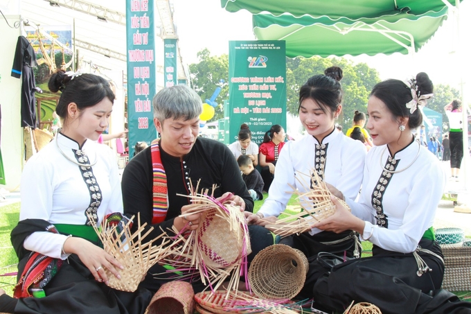 Trong dịp đầu xuân năm mới, thị xã Nghĩa Lộ tổ chức rất nhiều hoạt động lễ hội để gìn giữ văn hóa và đón tiếp du khách. Ảnh: Thanh Tiến.