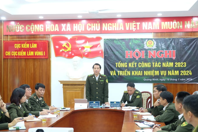Cục trưởng Cục Kiểm lâm Bùi Chính Nghĩa làm việc với Chi cục Kiểm lâm vùng 1. Ảnh: Nguyễn Thành.