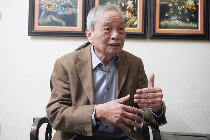 Ông Tạ Quang Ngọc:  'Tôi nghĩ tri thức hóa nông dân là vấn đề cần, nhưng muốn làm được không phải 1 - 2 nhiệm kỳ'.
