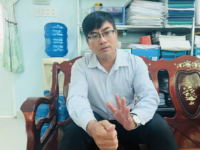 Ông Tô Thanh Hải, Trưởng phòng NN-PTNT huyện Vĩnh Lợi chia sẻ về kế hoạch phát triển THT, HTX gắn liền với chuỗi liên kết của huyện trong thời gian tới. Ảnh: Trọng Linh.