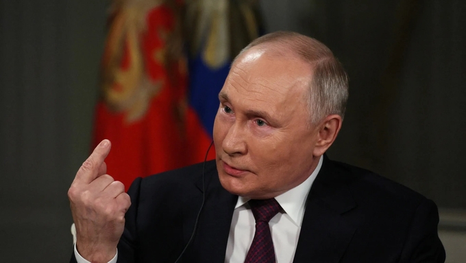 Tổng thống Nga Vladimir Putin trong cuộc trả lời phỏng vấn với nhà báo Mỹ Tucker Carlson tại Moscow, Nga. Ảnh: Sputnik. 