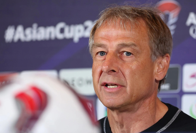 HLV Jurgen Klinsmann bị sa thải. 