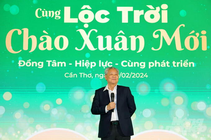 Chủ tịch Hội đồng Quản trị Tập đoàn Lộc Trời Huỳnh Văn Thòn chia sẻ tại sự kiện. Ảnh: Lê Hoàng Vũ.