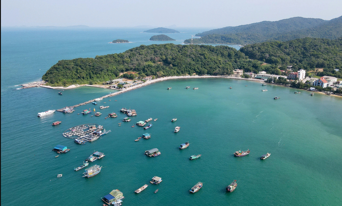 Xã đảo Thanh Lân có tiềm năng phát triển du lịch nhờ cảnh đẹp và còn giữ được nét hoang sơ.