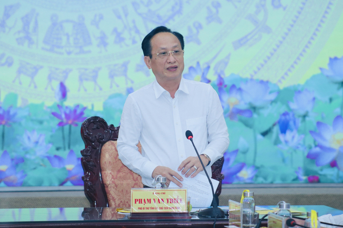 Chủ tịch UBND tỉnh Bạc Liêu Phạm Văn Thiều nêu kiến nghị với đoàn công tác của Bộ NN-PTNT. Ảnh: Trọng Linh.