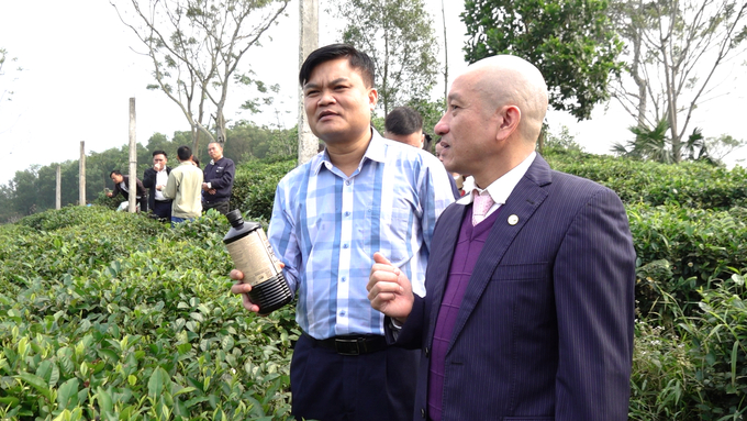 Nông dân mong muốn Công ty TNHH Nông nghiệp xanh Bạch Dương tiếp tục có chính sách ưu đãi cho người dân khi mua sản phẩm để thúc đẩy sản xuất hữu cơ tại địa phương. Ảnh: Quang Linh.