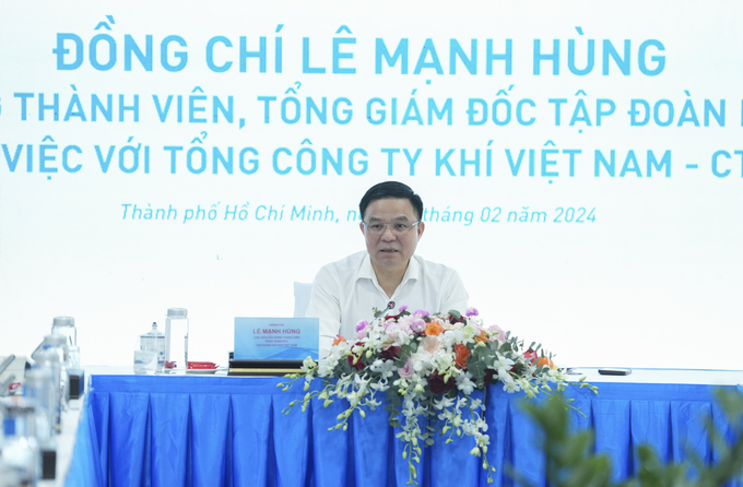 Chủ tịch HĐTV - Tổng Giám đốc Petrovietnam Lê Mạnh Hùng chủ trì buổi làm việc tại PV GAS.