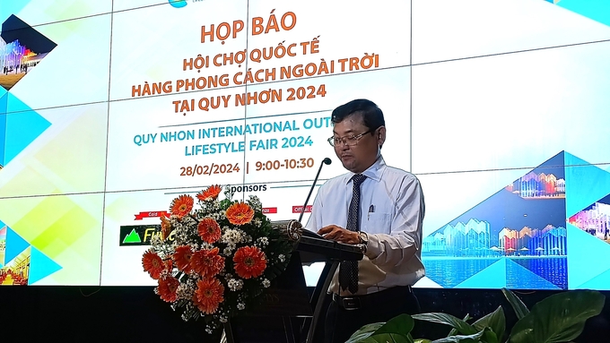 Ông Nguyễn Tự Công Hoàng, Phó Chủ tịch UBND tỉnh Bình Định, phát biểu tại buổi họp báo. Ảnh: Đ.T.