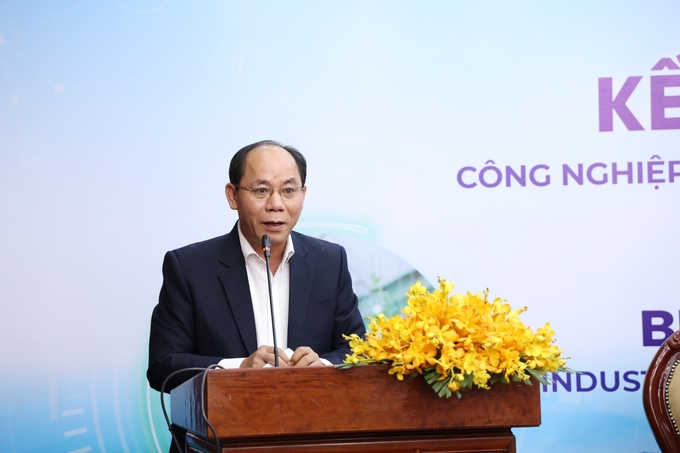 Ông Lê Viết Bình, Phó Chánh văn phòng Bộ NN-PTNT đánh giá cao ý nghĩa và mục đích tổ chức Diễn đàn kết nối doanh nghiệp công nghiệp, thương mại, nông nghiệp công nghệ cao EuroCham - tỉnh Bình Phước năm 2024.