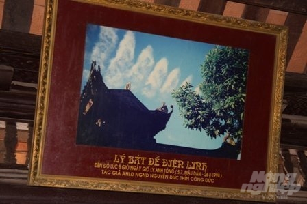 Bức ảnh 'Cổ Pháp tường vân' chụp 8 đám mây hình rồng đúng ngày giỗ vua Lý Anh Tông, năm 1998.