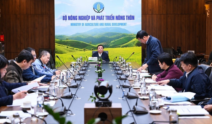 Bộ trưởng Lê Minh Hoan chủ trì cuộc họp trực tuyến với ba tỉnh Cà Mau, An Giang, Đồng Tháp theo Quyết định số 435/QĐ-TTg ngày 24/4/2023. Ảnh: Quỳnh Chi.